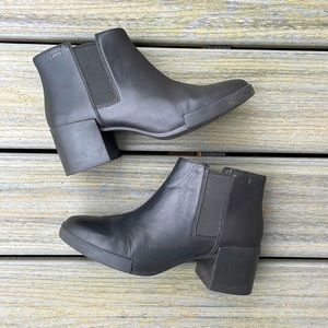 CAMPER | Black Ankle Booties